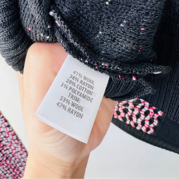 St. John textured Knit jacket, black/red, Size M E26 - Picture 9 of 11